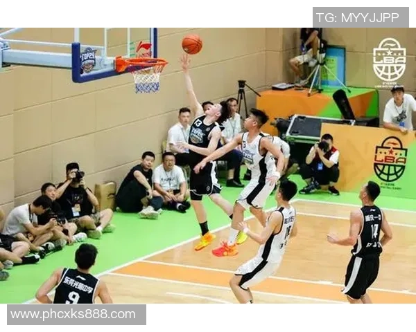 西安篮球队在精英赛中的比赛经验与表现分析与点评